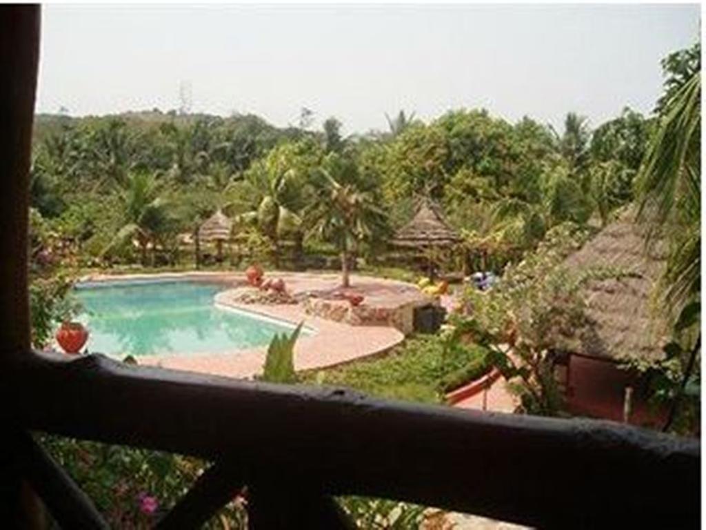 Afrikiko River Front Resort Akosombo Exterior photo