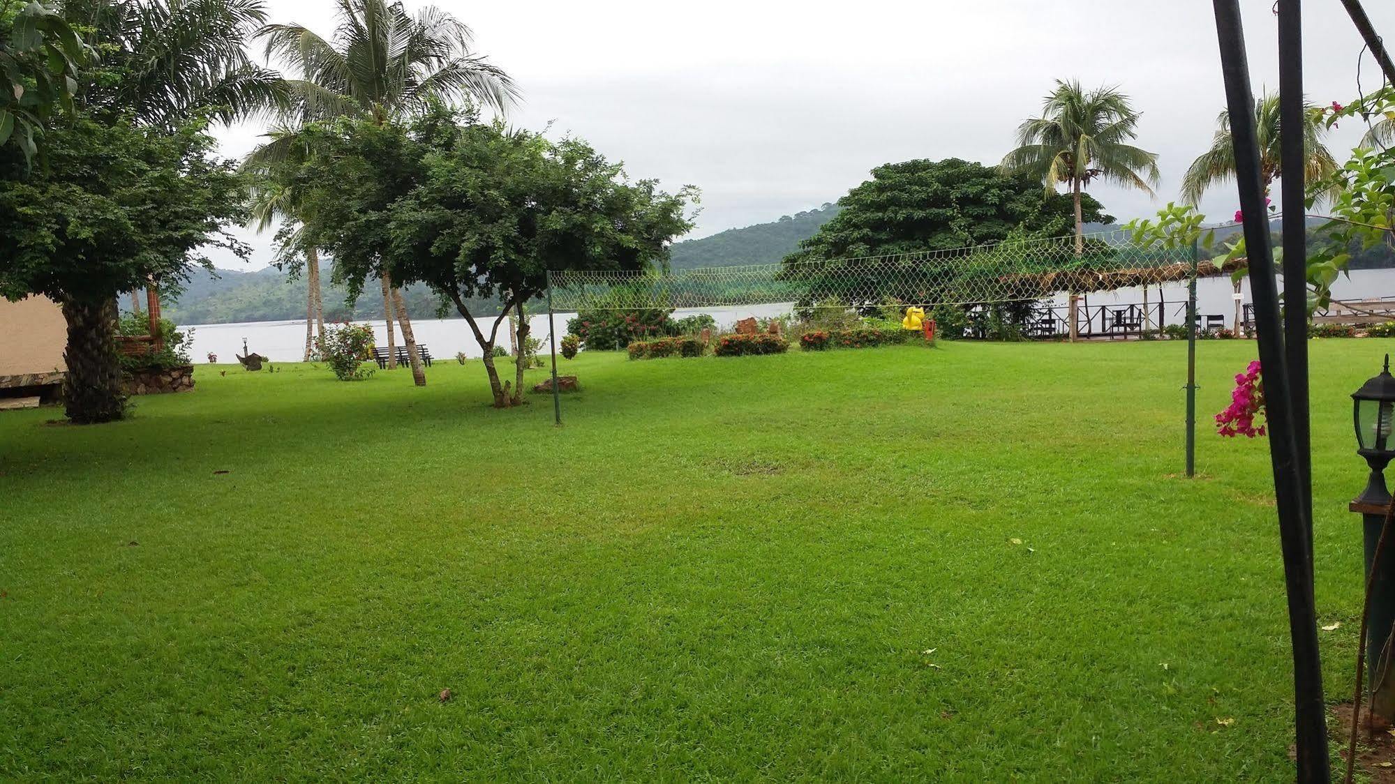 Afrikiko River Front Resort Akosombo Exterior photo