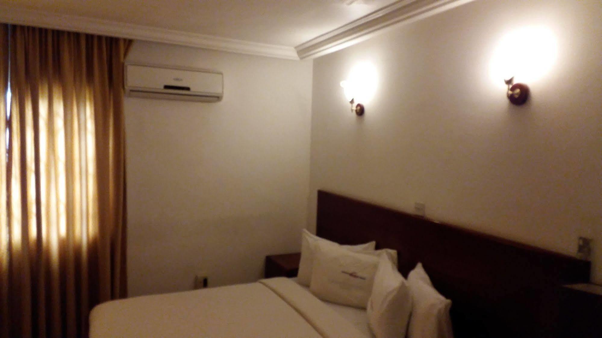 Afrikiko River Front Resort Akosombo Exterior photo