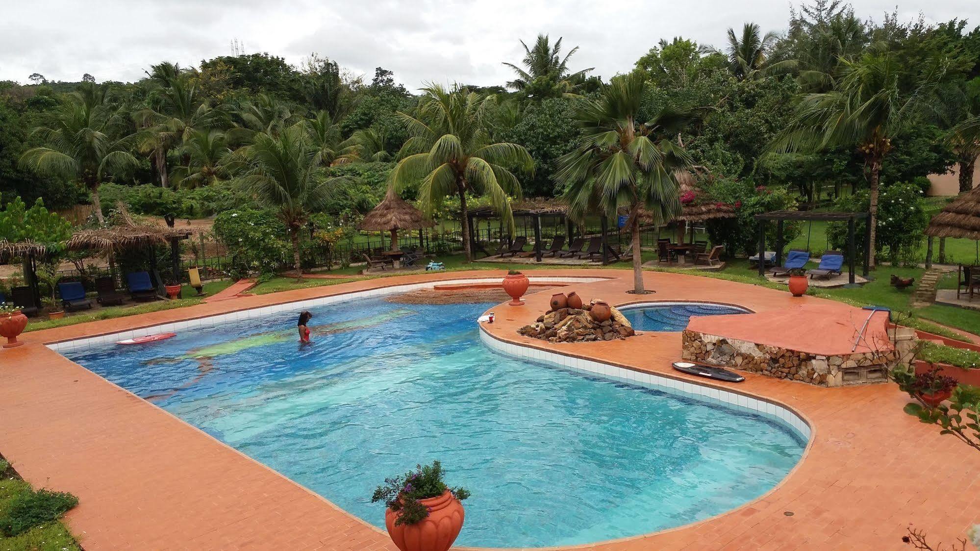 Afrikiko River Front Resort Akosombo Exterior photo