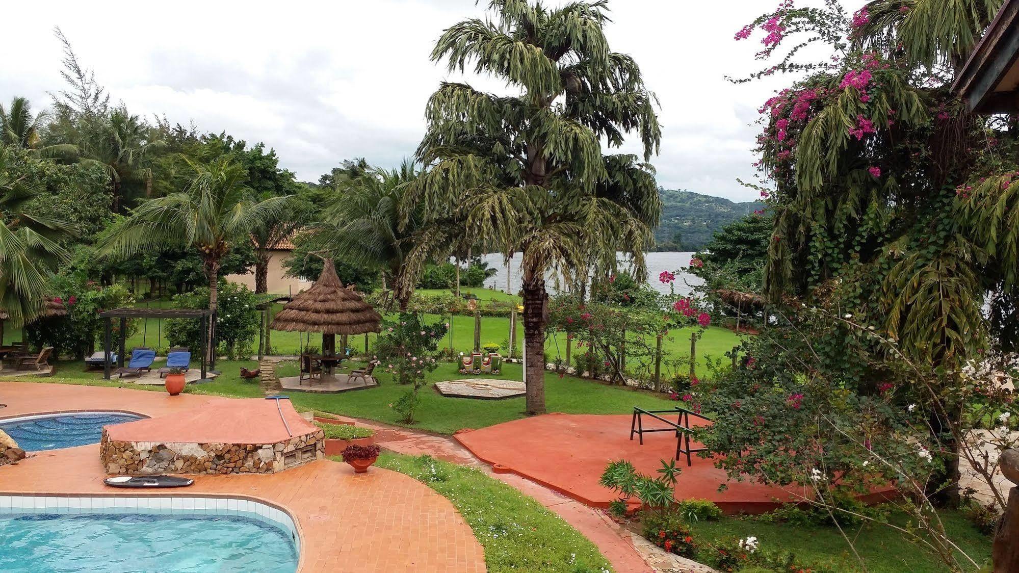Afrikiko River Front Resort Akosombo Exterior photo