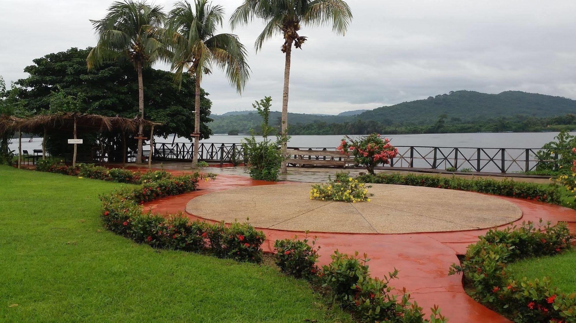 Afrikiko River Front Resort Akosombo Exterior photo